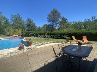  Villa � vendre 5 pi�ces 212 m�