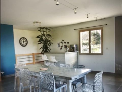   Maison familiale 157 m� � Vue montagnes � Terrain 5 600 m� avec piscine et terrain de p�tanque Maison - 5 pi�ce(s) - 157 m�