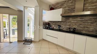  Villa � vendre 11 pi�ces 301 m�