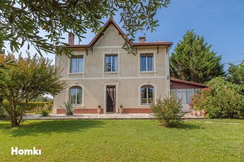   Maison/Villa T8 de 200m2 � Les peintures 33230, Le bourg Maison - 8 pi�ce(s) - 200 m�