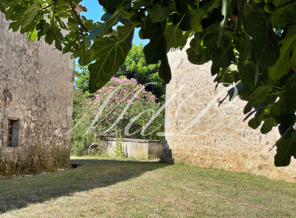 � vendre  Maison Bonneville-et-Saint-Avit-de-Fumadi�res (24230)