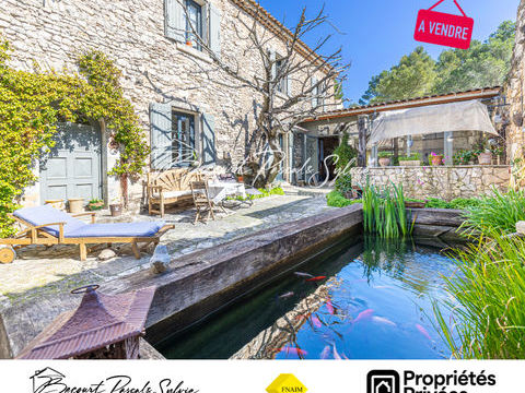   Ancienne Bergerie 1800 en pierre avec piscine Maison - 8 pi�ce(s) - 208 m�