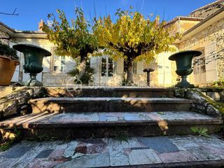  Propri�t�/ch�teau � vendre 13 pi�ces 360 m�