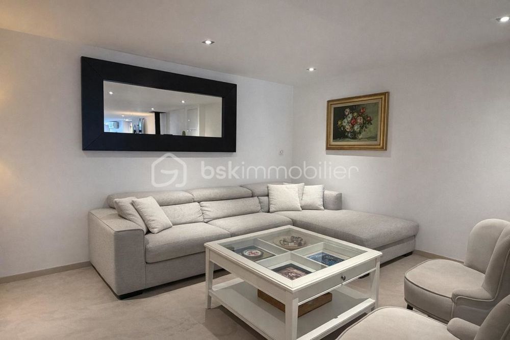 � vendre  Villa Saint-Laurent-du-Var (06700)