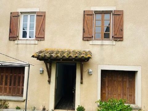   Grande maison de 182 m�  � r�nover, avec grande remise, cours et jardin ombrag� Maison - 8 pi�ce(s) - 182 m�