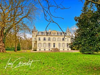  Propri�t�/ch�teau � vendre 15 + pi�ces 750 m�