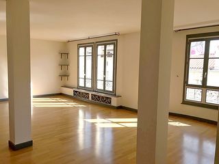  Appartement � louer 4 pi�ces 157 m�