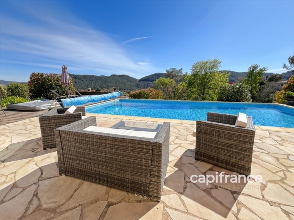 � vendre  Villa Bagnols-en-For�t (83600)