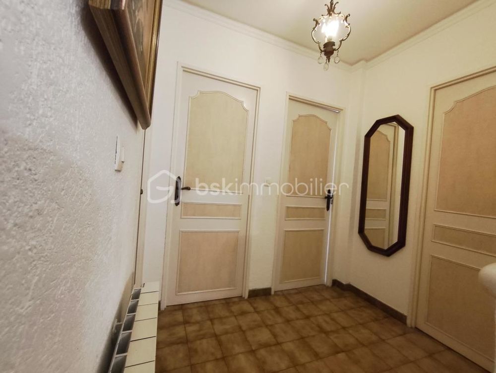 � vendre  Villa Saint-Laurent-du-Var (06700)