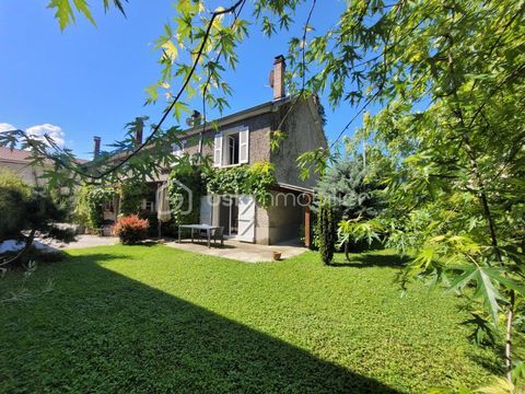   Rives Grande Propri�t�     540 000 � Propri�t�/ch�teau - 8 pi�ce(s) - 202 m�