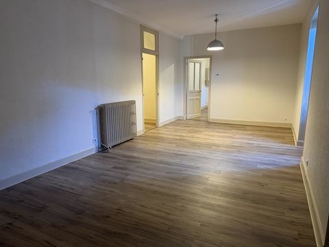   LOCATION APPARTEMENT DE TYPE 4 A VILLEFRANCHE, PROCHE HOPITAL Appartement - 4 pi�ce(s) - 114 m�