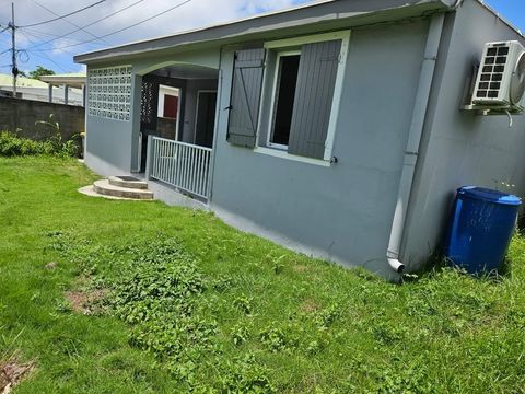   Maison � vendre 4 pi�ces SAINTE ANNE (971) Maison - 4 pi�ce(s) - 127 m�