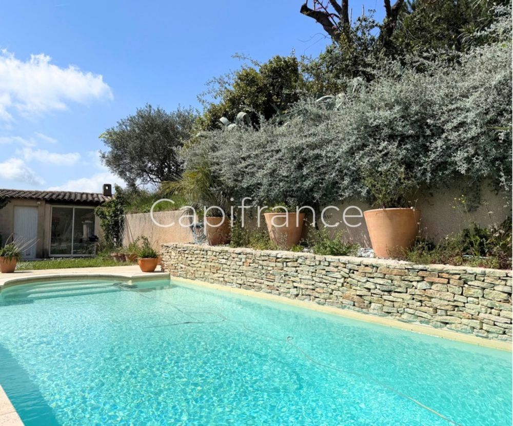 � vendre  Maison �guilles (13510)