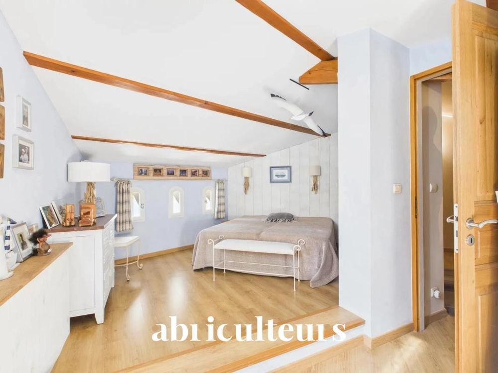 � vendre  Maison Cheval-Blanc (84460)