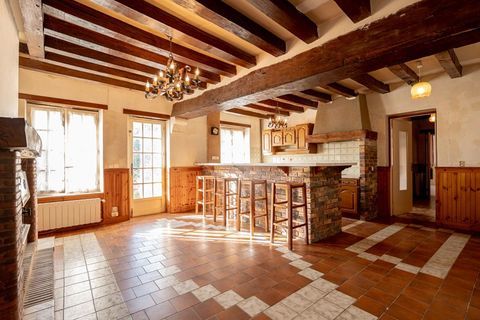   LIEUX UNIQUES � PROPRI�T�S PRIV�ES -  PROPOSE ANCIEN COUVENT DE 173 M� SUR UN TERRAIN DE 1.600 M� - AZ� - GARE TGV VEND�ME Maison - 6 pi�ce(s) - 173 m�