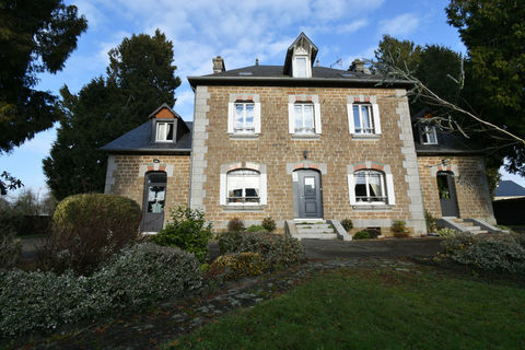   Maison Maison - 10 pi�ce(s) - 220 m�
