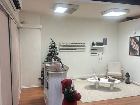 Centre ville Rodez, local professionnel en &eacute;tage de 33 m&sup2; environ 256 12000 Rodez