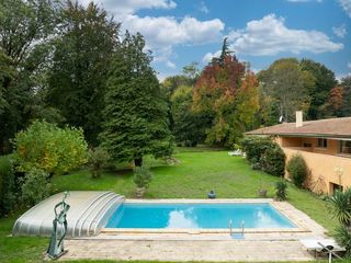  Maison � vendre 9 pi�ces 333 m�