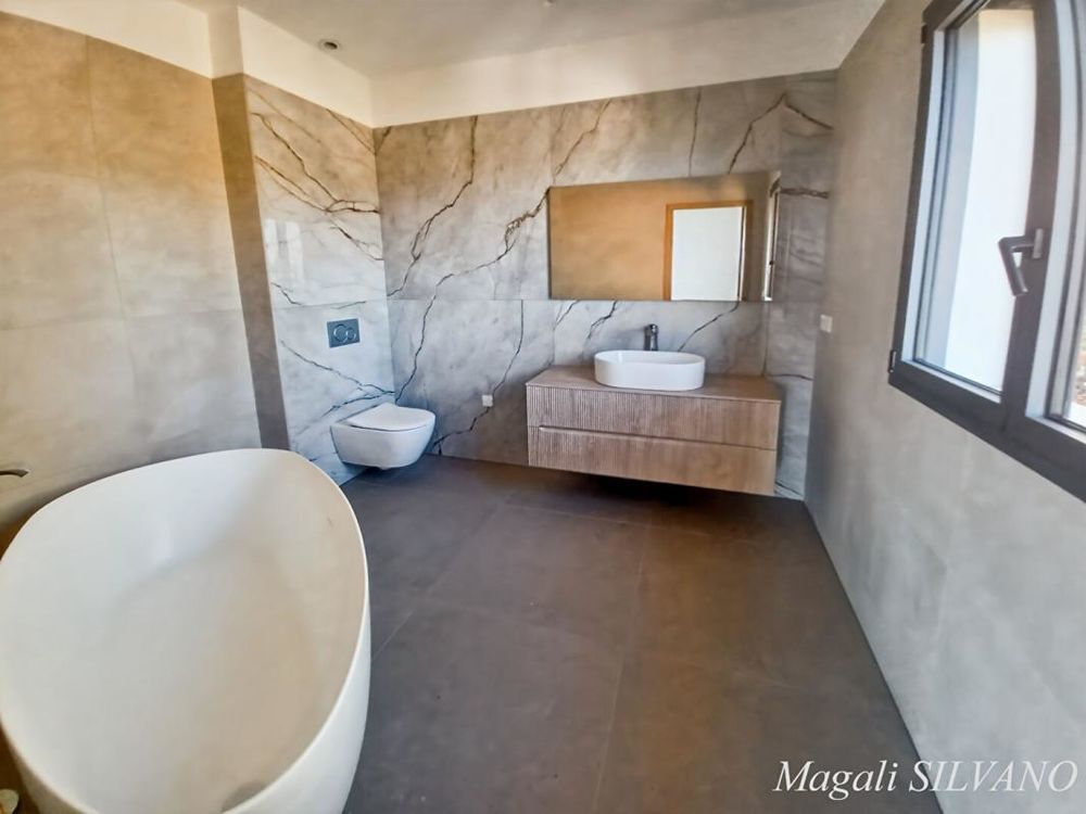 � vendre  Villa Sp�rac�des (06530)