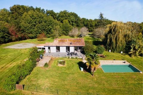   24110 Saint Aquilin : Maison , g�te, piscine sur 27086 m� Maison - 10 pi�ce(s) - 141 m�