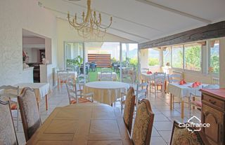  Villa � vendre 15 + pi�ces 351 m�