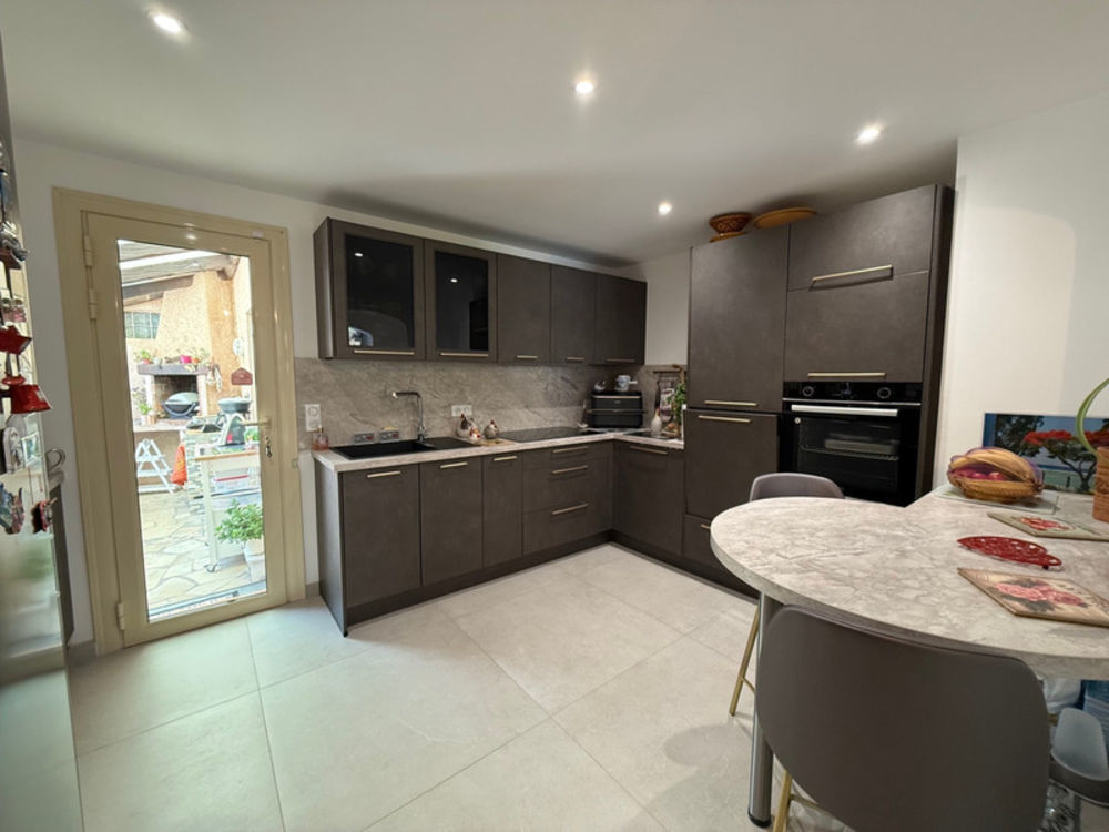 � vendre  Maison Saint-Rapha�l (83700)