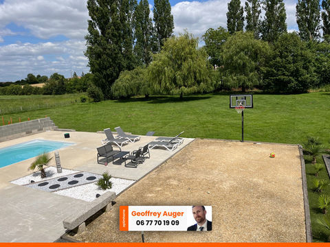   Maison de plus de 220 m� sur terrain de 6 850 m� Maison - 8 pi�ce(s) - 222 m�