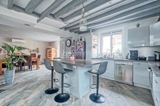  Propri�t�/ch�teau � vendre 7 pi�ces 165 m�