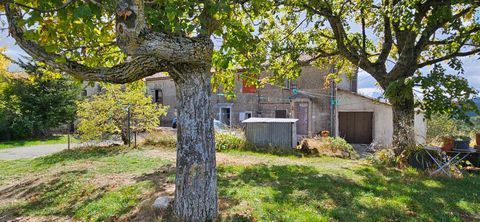   Maison de hameau avec deux appartements +  terrain, � Barg�me Maison - 6 pi�ce(s) - 230 m�