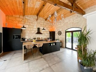  Maison � vendre 4 pi�ces 215 m�