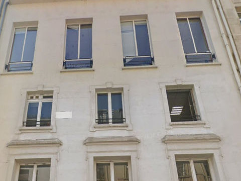 Dans immeuble de caract&egrave;re, proche du parc Monceau et boulevard Malesherbes 5369 75008 Paris