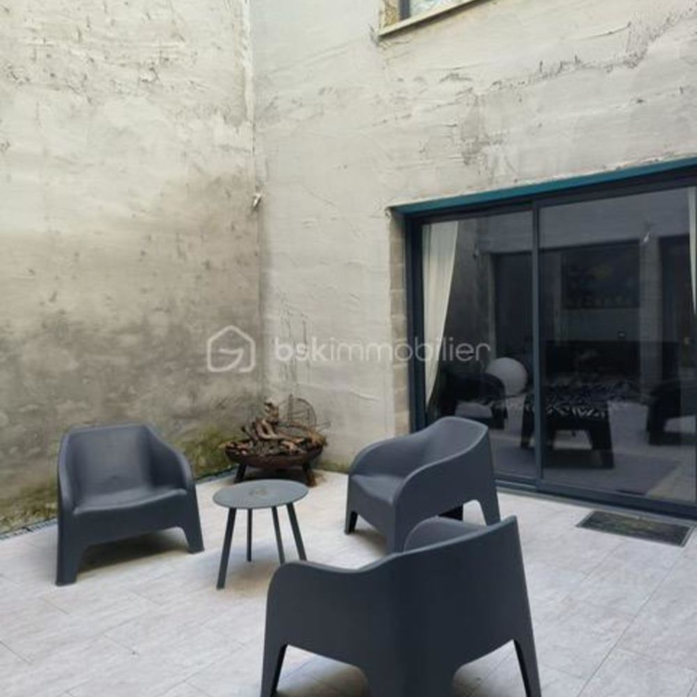 � vendre  Maison Montady (34310)