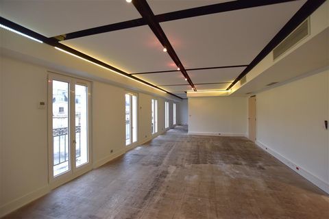 Bureaux de 378 m&sup2; non divisibles &agrave; louer au c�ur du 3&egrave;me arrondissement de Paris, proche m&eacute;tro R&eacute;aum 24584 75003 Paris