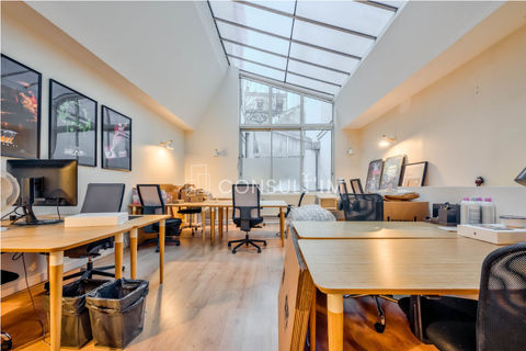 Bureaux atypiques  sous verri&egrave;re 9167 75009 Paris