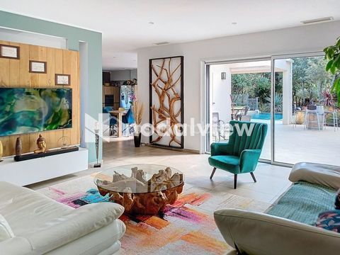   *** VILLA D'ARCHITECTE AVEC PISCINE A DEBORDEMENT, TERRAIN PAYSAGE ET T2 INDEPENDANT**** Villa - 8 pi�ce(s) - 220 m�