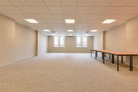 Bureaux dans h&ocirc;tel particulier divisibles &agrave; partir de 130m&sup2; 18977 75017 Paris