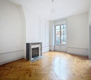  Appartement � louer 4 pi�ces 118 m�