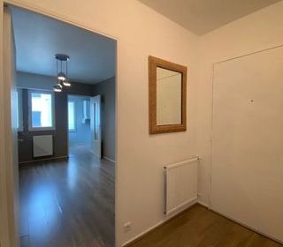  Appartement � louer 4 pi�ces 77 m�