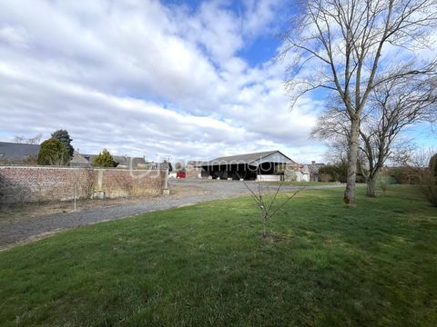   CORPS DE FERME AVEC HANGARS  ET PATURE Maison - 8 pi�ce(s) - 222 m�