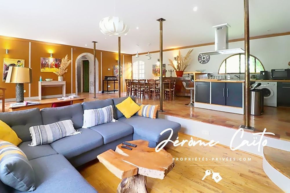 � vendre  Propri�t�/ch�teau Nimes (30900)