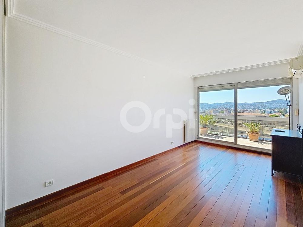 � vendre  Appartement Juan Les Pins (06160)