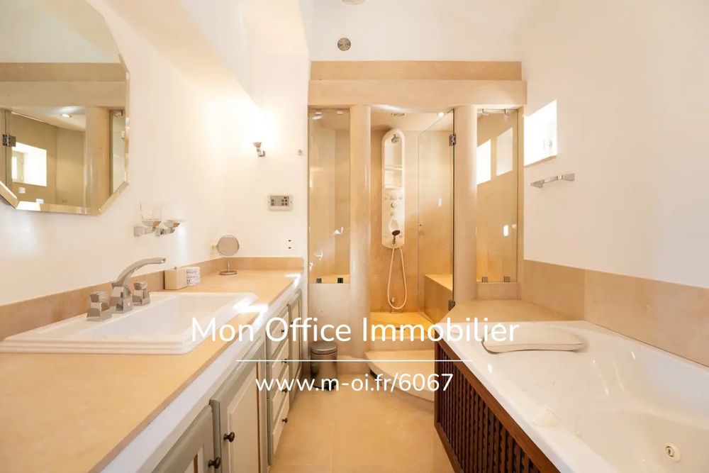 � vendre  Propri�t�/ch�teau Bonnieux (84480)