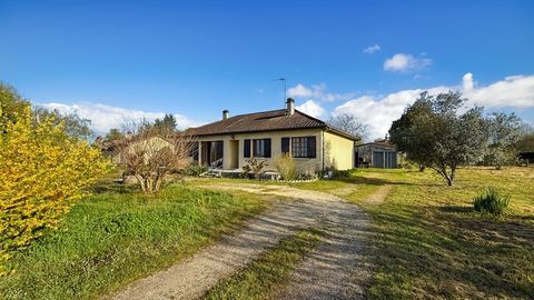   Maison plain-pied � r�nover 96m2 et garages de 13 m2 et 26 m2 sur terrain 1956 m2 - 4 pi�ces LA FORCE (24) Maison - 4 pi�ce(s) - 96 m�