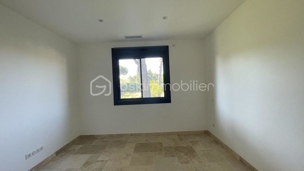 � vendre  Propri�t�/ch�teau P�zenas (34120)