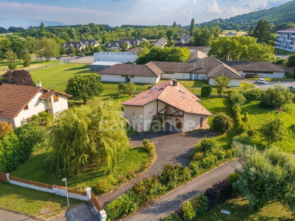 � vendre  Maison Divonne-les-Bains (01220)