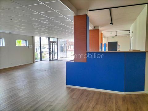 Local commercial 192 m&sup2; � Rue principale Forest-sur-Marque � 6 parkings � Rentabilit&eacute; 7,8 % 390000 59510 Forest sur marque