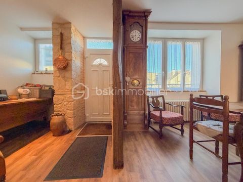   Maison de bourg avec piscine et d�pendances Maison - 11 pi�ce(s) - 177 m�