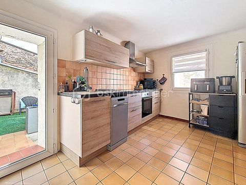   MAISON DE VILLAGE AVEC TERRASSE, 4 CHAMBRES, GARAGE, CAVE Maison - 6 pi�ce(s) - 130 m�