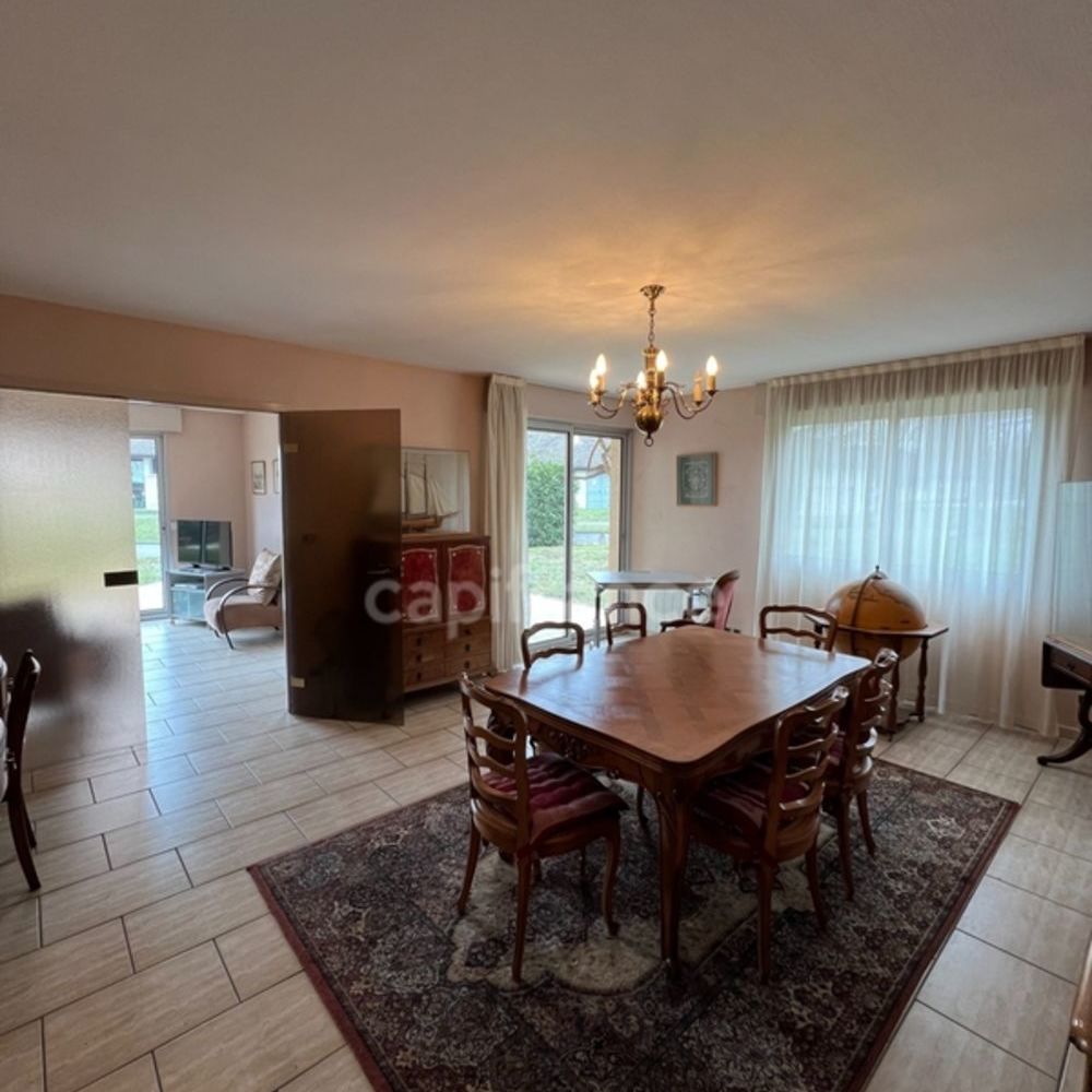 � vendre  Maison Divonne-les-Bains (01220)