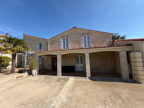   SAINT MICHEL LE CLOUCQ (85) 5 MIN FONTENAY LE COMTE MAISON PIERRES RENOVEE 5 CHAMBRES GARAGE ET JARDIN Maison - 7 pi�ce(s) - 163 m�